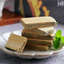 Load image into Gallery viewer, DONGHE SESAME PEANUT BUTTER WAFER / 東和芝麻花生夾心酥 176g